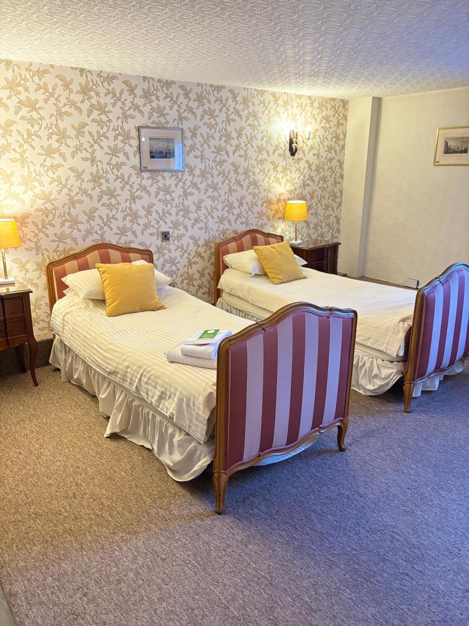 Hotel Albright Hussey Manor Hadnall Exterior foto