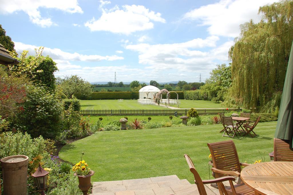Hotel Albright Hussey Manor Hadnall Exterior foto